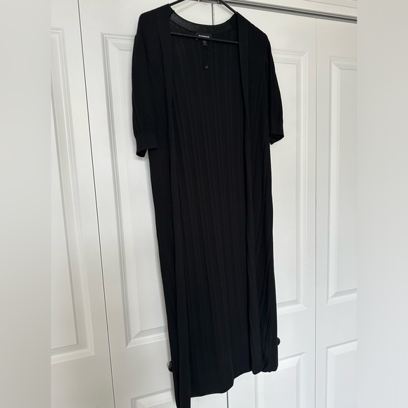 Black Short Sleeve Cardigan - Picture 2 of 3